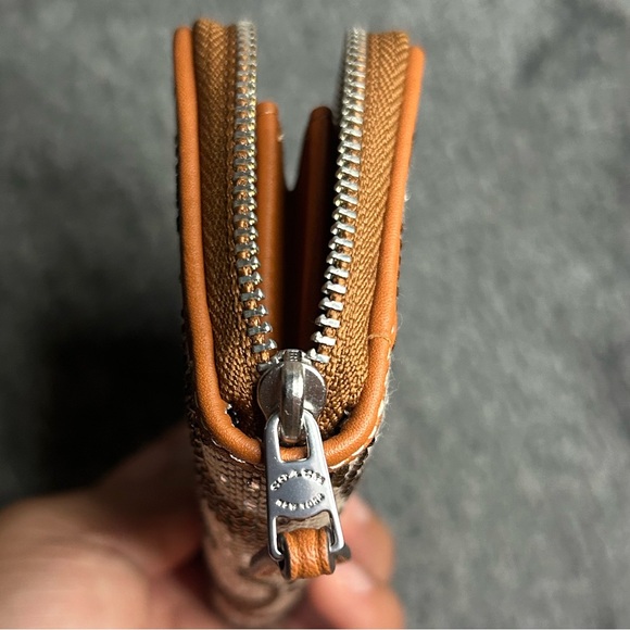 Coach Crystal wallet, Small Zip Around Card Case - Picture 8 of 10